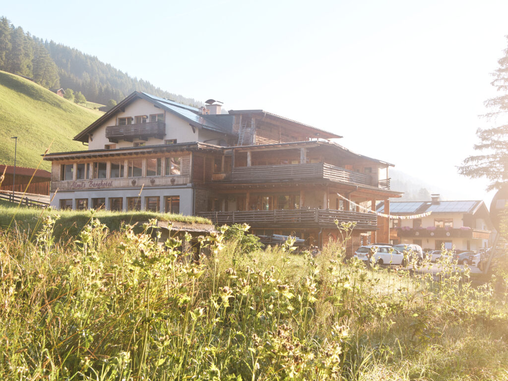 Hotel außen + Umgebung Landschaft